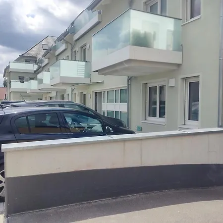 Tranquil - Built In 2025 - Hotel-quality Beds & Linen - Full Kitchen - Fiber Wifi - 4k Smart Tv - 2 Balconies - Elevator - Free Private Parking - Near Augsburg - 20 Min Via Autobahn To Munich-west Apartment *