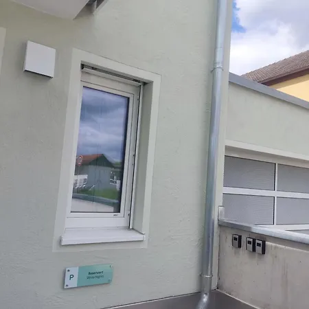 Tranquil - Built In 2025 - Hotel-quality Beds & Linen - Full Kitchen - Fiber Wifi - 4k Smart Tv - 2 Balconies - Elevator - Free Private Parking - Near Augsburg - 20 Min Via Autobahn To Munich-west