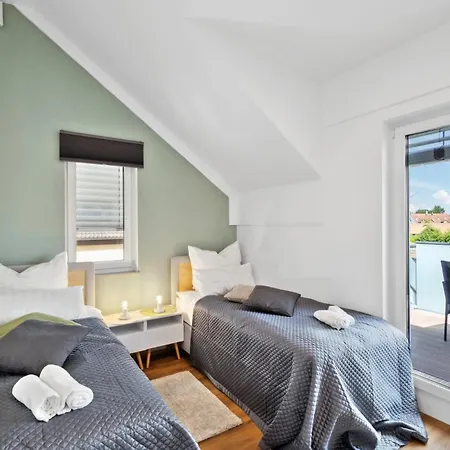 Tranquil - Built In 2025 - Hotel-quality Beds & Linen - Full Kitchen - Fiber Wifi - 4k Smart Tv - 2 Balconies - Elevator - Free Private Parking - Near Augsburg - 20 Min Via Autobahn To Munich-west Apartment *