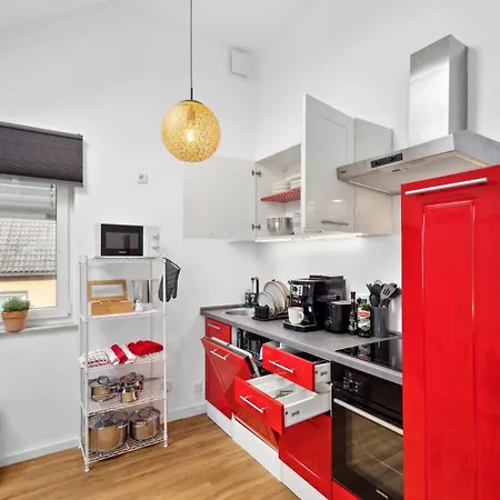 Apartment Tranquil - Built In 2025 - Hotel-quality Beds & Linen - Full Kitchen - Fiber Wifi - 4k Smart Tv - 2 Balconies - Elevator - Free Private Parking - Near Augsburg - 20 Min Via Autobahn To Munich-west Dasing