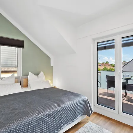 Tranquil - Built In 2025 - Hotel-quality Beds & Linen - Full Kitchen - Fiber Wifi - 4k Smart Tv - 2 Balconies - Elevator - Free Private Parking - Near Augsburg - 20 Min Via Autobahn To Munich-west * Dasing