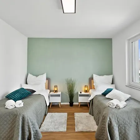 Tranquil - Built In 2025 - Hotel-quality Beds & Linen - Full Kitchen - Fiber Wifi - 4k Smart Tv - 2 Balconies - Elevator - Free Private Parking - Near Augsburg - 20 Min Via Autobahn To Munich-west Apartment