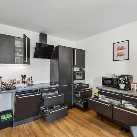 Harmonie Homes - Für Alle Gäste, Gruppen Und Familien Bis Zu 8 Gäste - Neubau 2025 - Premium Betten - 2 Balkone - Smart Tv - Gratis Privatparkplatz - Voll Ausgestattete Küche - 20 Min Nach München West - Zentral Gelegen Apartment
