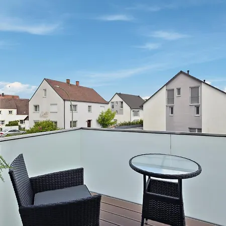 Apartment Tranquil - Built In 2025 - Hotel-quality Beds & Linen - Full Kitchen - Fiber Wifi - 4k Smart Tv - 2 Balconies - Elevator - Free Private Parking - Near Augsburg - 20 Min Via Autobahn To Munich-west