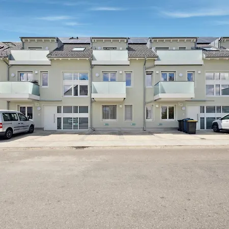 Tranquil - Built In 2025 - Hotel-quality Beds & Linen - Full Kitchen - Fiber Wifi - 4k Smart Tv - 2 Balconies - Elevator - Free Private Parking - Near Augsburg - 20 Min Via Autobahn To Munich-west Apartment *