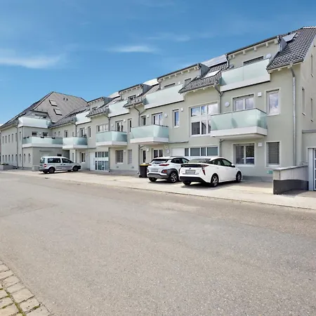Tranquil - Built In 2025 - Hotel-quality Beds & Linen - Full Kitchen - Fiber Wifi - 4k Smart Tv - 2 Balconies - Elevator - Free Private Parking - Near Augsburg - 20 Min Via Autobahn To Munich-west * Dasing