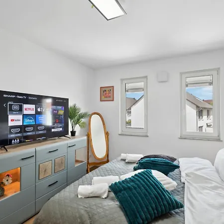 Apartment Harmonie Homes - Für Alle Gäste, Gruppen Und Familien Bis Zu 8 Gäste - Neubau 2025 - Premium Betten - 2 Balkone - Smart Tv - Gratis Privatparkplatz - Voll Ausgestattete Küche - 20 Min Nach München West - Zentral Gelegen Dasing