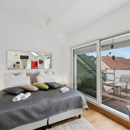 Tranquil - Built In 2025 - Hotel-quality Beds & Linen - Full Kitchen - Fiber Wifi - 4k Smart Tv - 2 Balconies - Elevator - Free Private Parking - Near Augsburg - 20 Min Via Autobahn To Munich-west Dasing