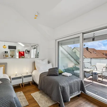 Tranquil - Built In 2025 - Hotel-quality Beds & Linen - Full Kitchen - Fiber Wifi - 4k Smart Tv - 2 Balconies - Elevator - Free Private Parking - Near Augsburg - 20 Min Via Autobahn To Munich-west Apartment *