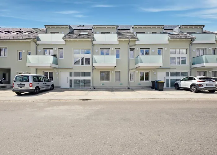Harmonie Homes - Built In 2025 - High-quality Beds & Linen - Full Kitchen - Fiber Wifi - 4k Smart Tv - 2 Balconies - Elevator - Free Private Parking - Near Augsburg - 20 Min Via Autobahn To Munich-west Apartament *