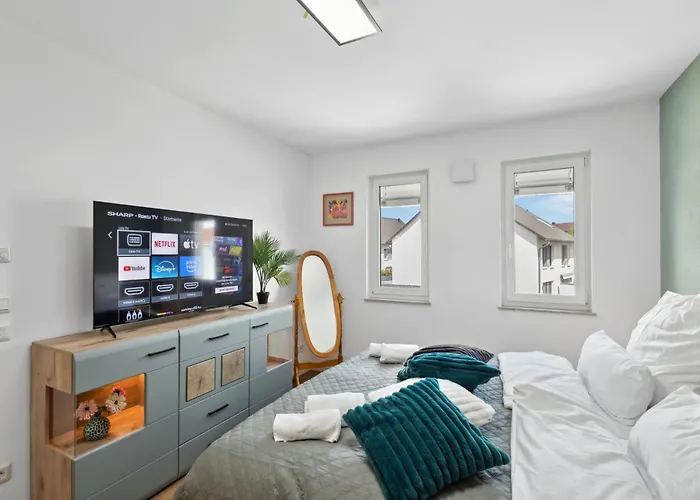 Apartament Harmonie Homes - Built In 2025 - High-quality Beds & Linen - Full Kitchen - Fiber Wifi - 4k Smart Tv - 2 Balconies - Elevator - Free Private Parking - Near Augsburg - 20 Min Via Autobahn To Munich-west Dasing