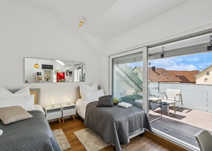 Harmonie Homes - Built In 2025 - High-quality Beds & Linen - Full Kitchen - Fiber Wifi - 4k Smart Tv - 2 Balconies - Elevator - Free Private Parking - Near Augsburg - 20 Min Via Autobahn To Munich-west Apartament *